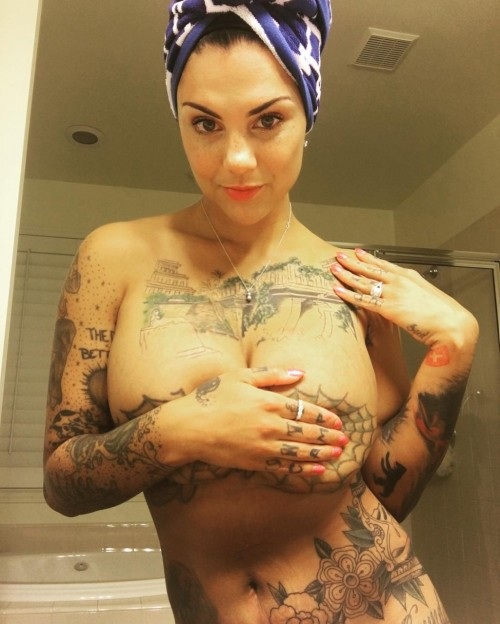 BONNIE ROTTEN sexy snaps and nude selfies