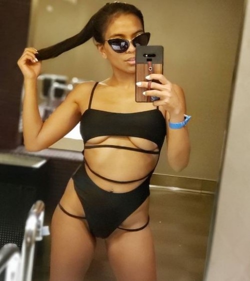 JADA KAI sexy snaps and nude selfies