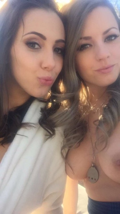 JENNA SATIVA sexy snaps and nude selfies