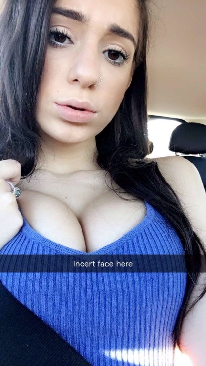 JOSELINE KELLY sexy snaps and nude selfies