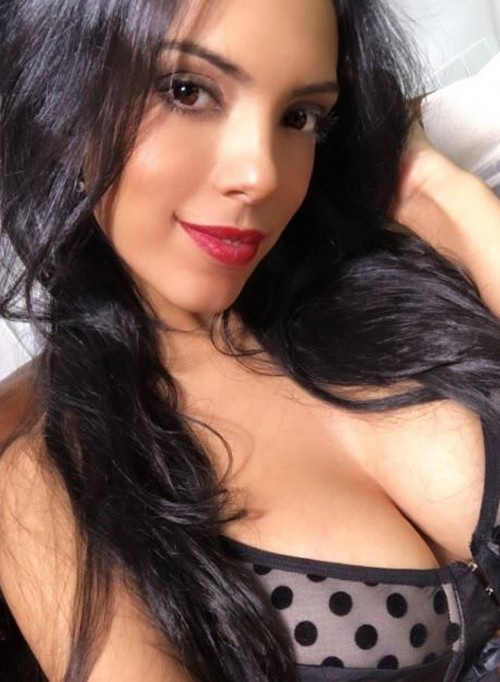 KATRINA MORENO sexy snaps and nude selfies