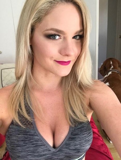 LISEY SWEET sexy snaps and nude selfies