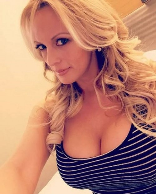 STORMY DANIELS sexy snaps and nude selfies
